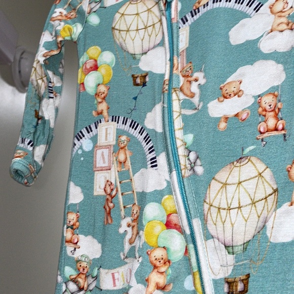 0-3 m FAO Schwarz Posh Peanut Teddy Bear Christmas Zipper Footie - Picture 11 of 13